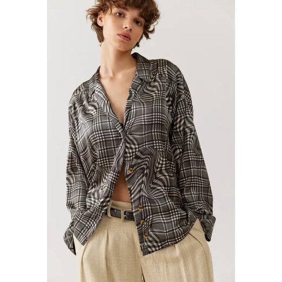 Urban Outfitters Tops - URBAN OUTFITTERS UO Supernova Souvenir Button Down Shirt S Long Sleeve AOP
